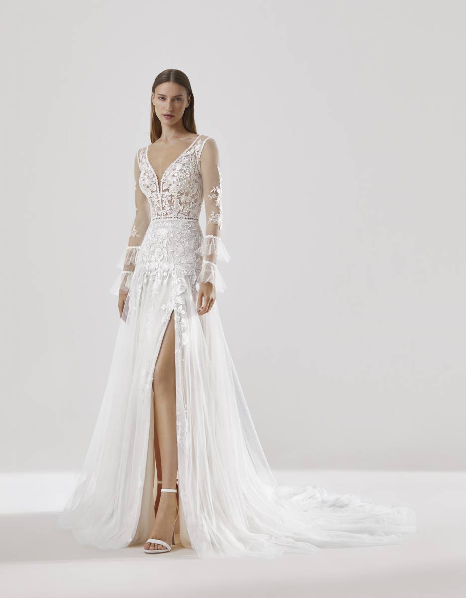 Robe de mariée de style bohème de la marque Alberto Palatchi - modèle SARAH. 