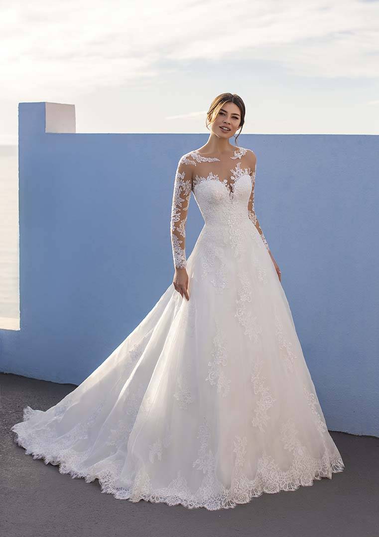 La robe modèle RUKSHANA de la marque White one by Pronovias